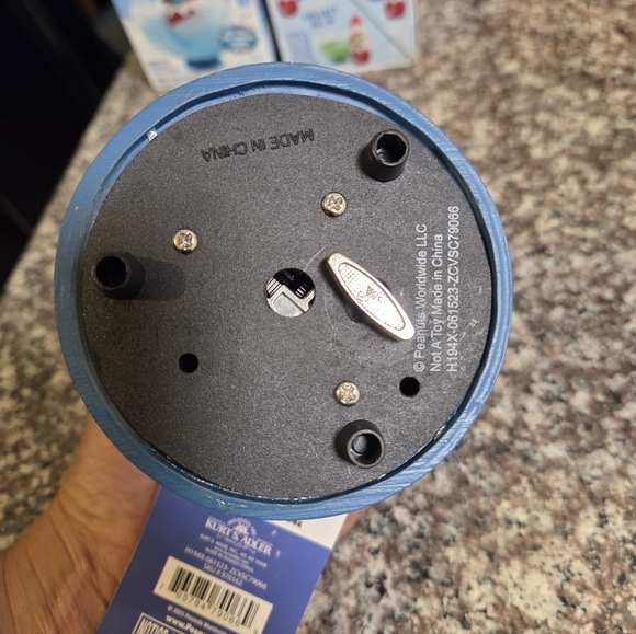 Peanuts Snoopy Musical Snow Globe - Picture 2 of 2